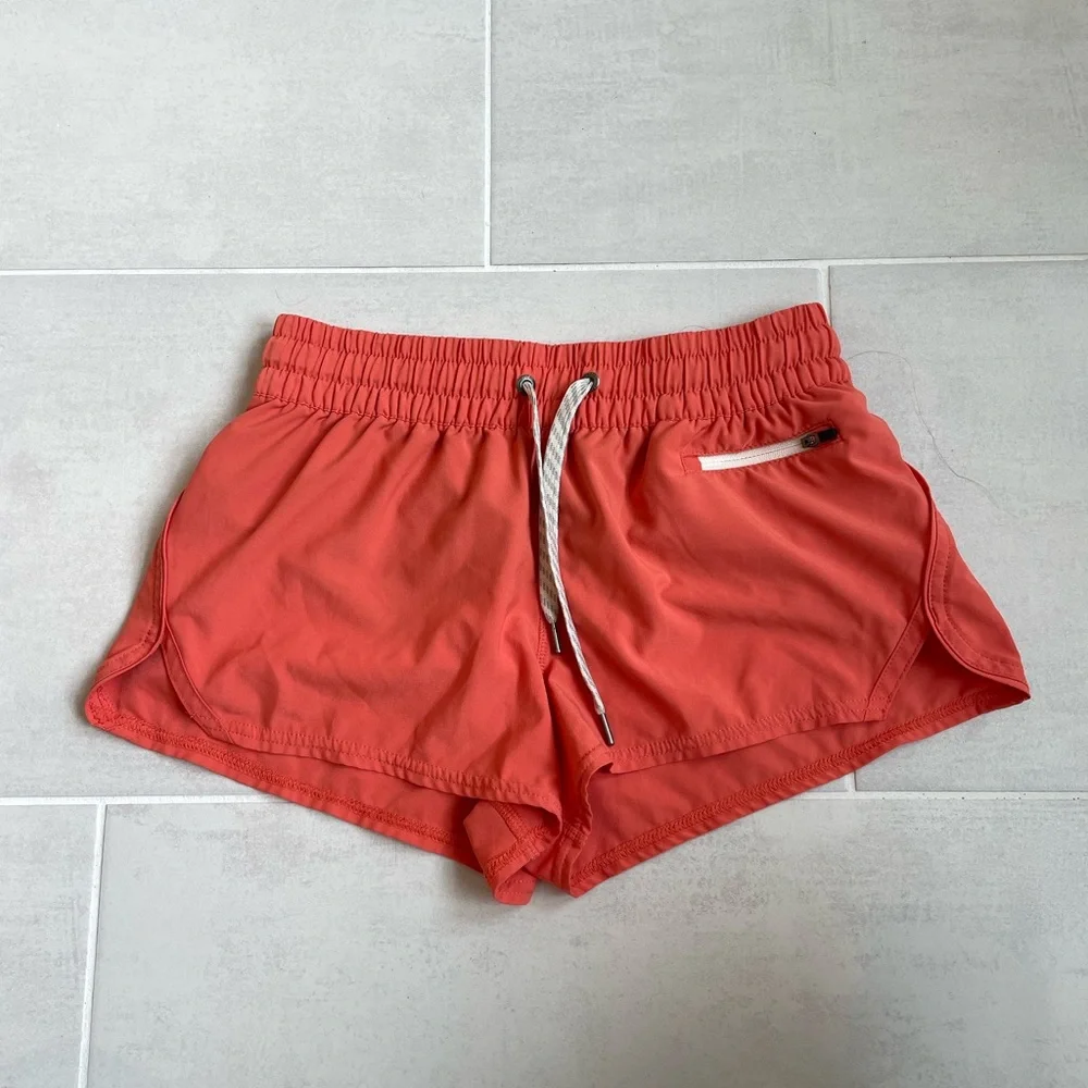 Vuori shorts - Picture 1 of 5